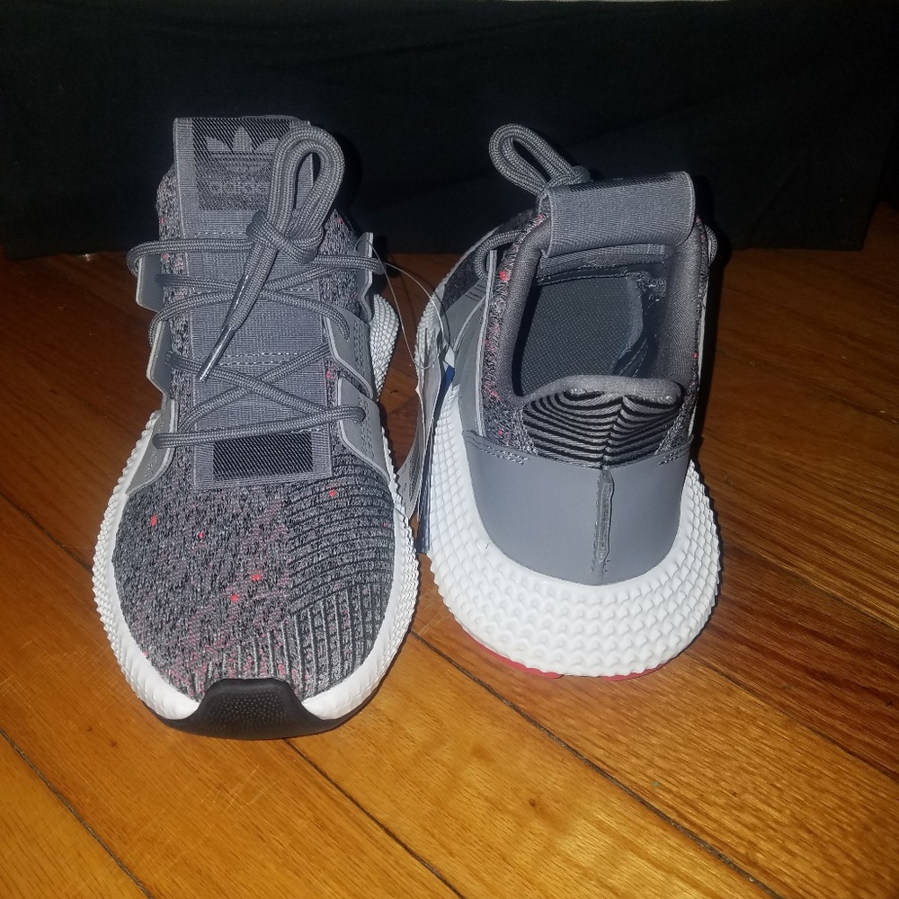 **SOLD** Brand New Adidas Prophere!!